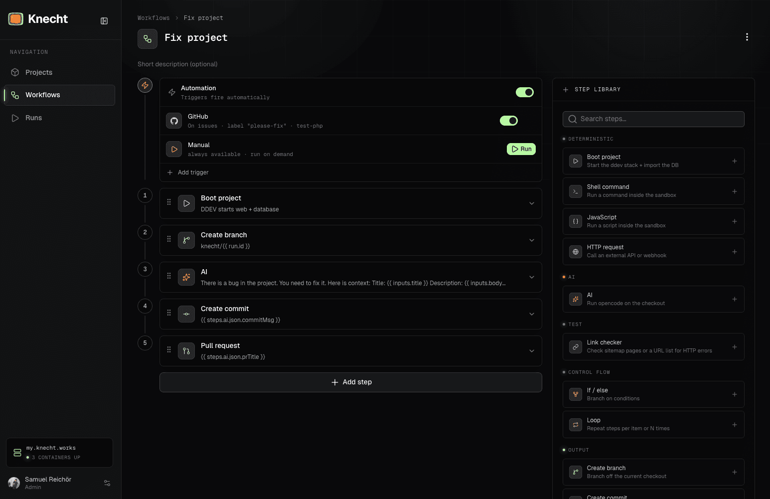 Der Workflow-Editor mit Trigger, Schritten und der Action-Bibliothek